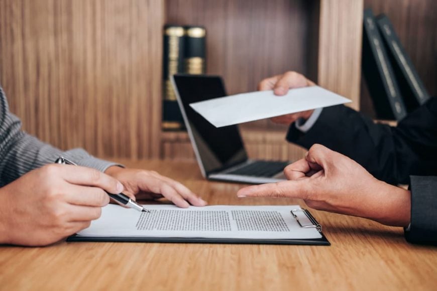 Come cambiare l'intestatario del contratto internet